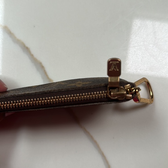 Louis Vuitton Authentic Vintage Key and Card Holder - Picture 3 of 7